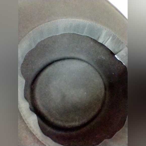 BLACK FELT HAT - Picture 2 of 4